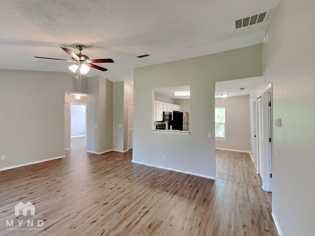 Building Photo - 807 Cloyd Dairy Loop