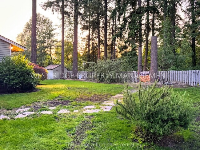 Building Photo - 948 NW 170th Dr