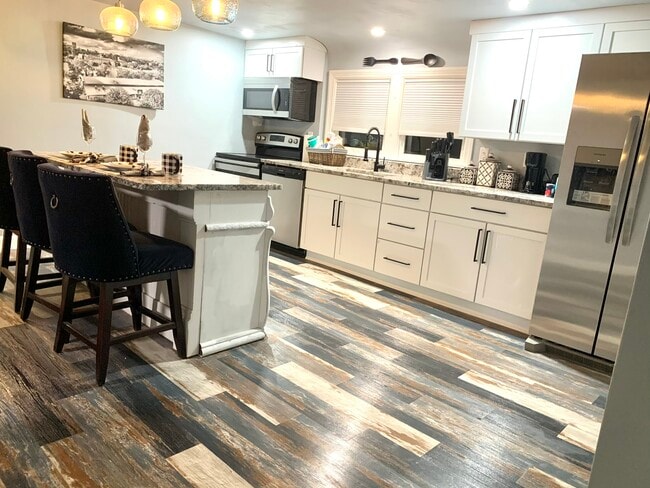 Building Photo - 119 N Baird St