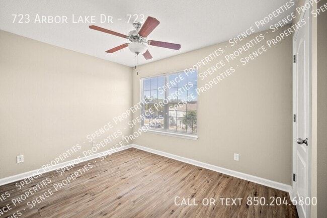 Foto del edificio - 723 Arbor Lake Dr
