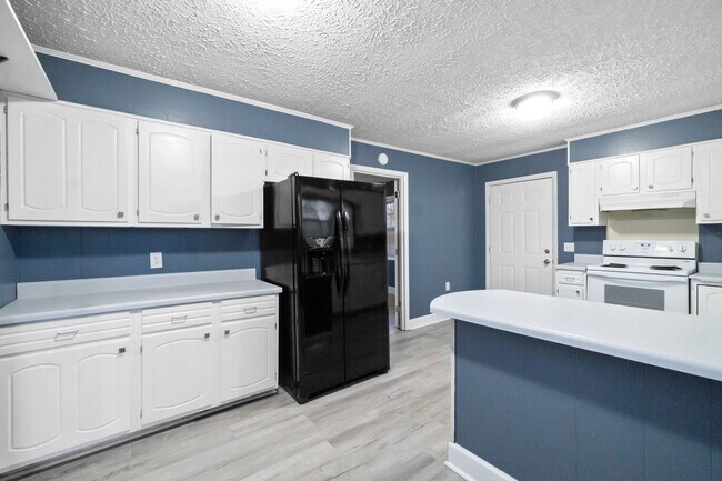 Foto del edificio - 1002 Kiser Blvd