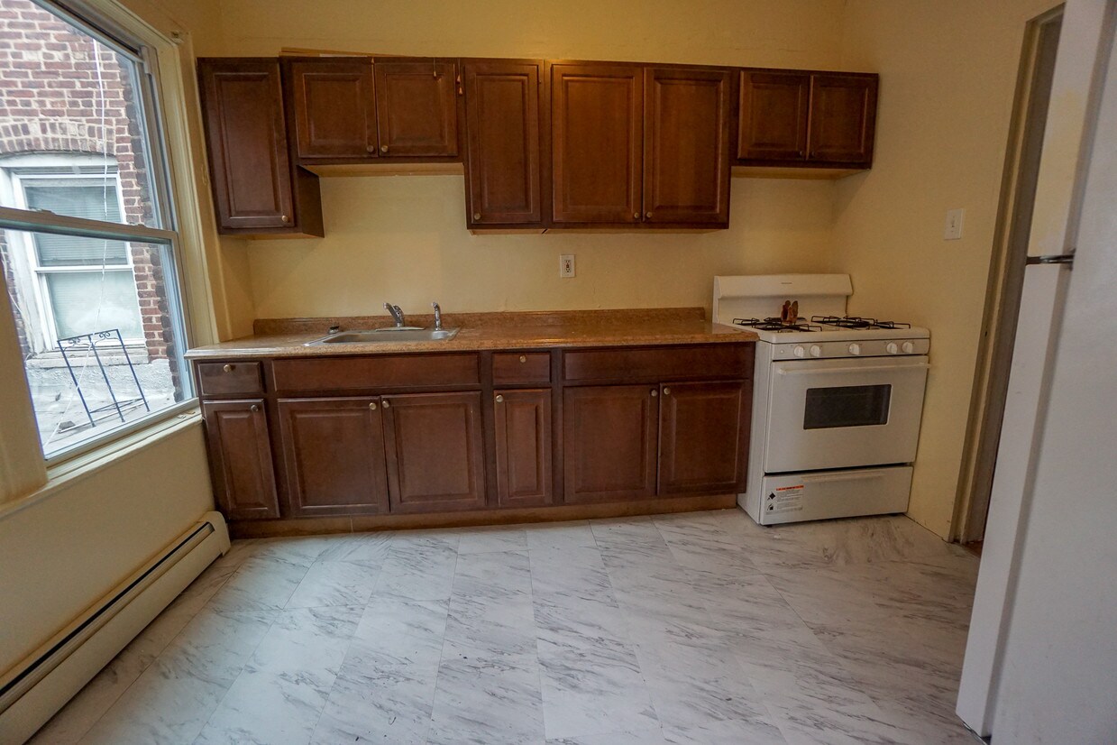 Foto principal - 113-14 Sutphin Blvd