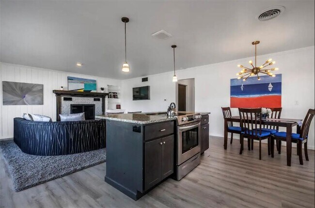 Foto del edificio - Duplex for rent in heart of OKC