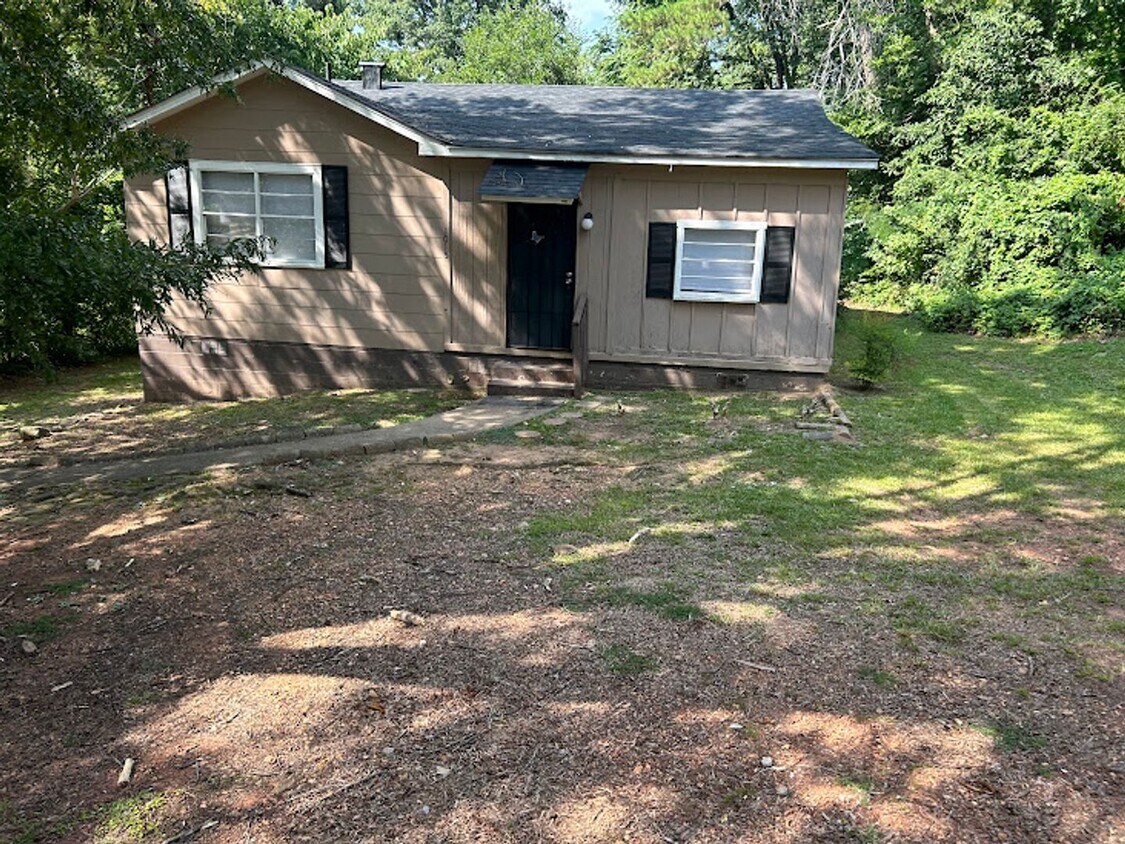 Foto principal - MOVE IN READY!!! $0.00 APPLICATION FEES FO...