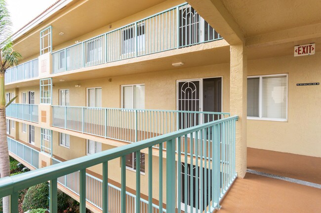 Building Photo - 12511 Imperial Isle Dr