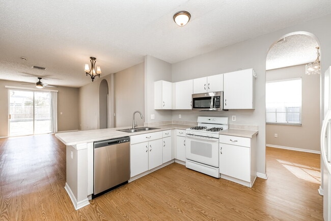 Building Photo - 22820 Marsh Wren Dr