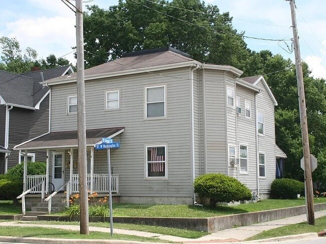 Building Photo - 559 W Washington St