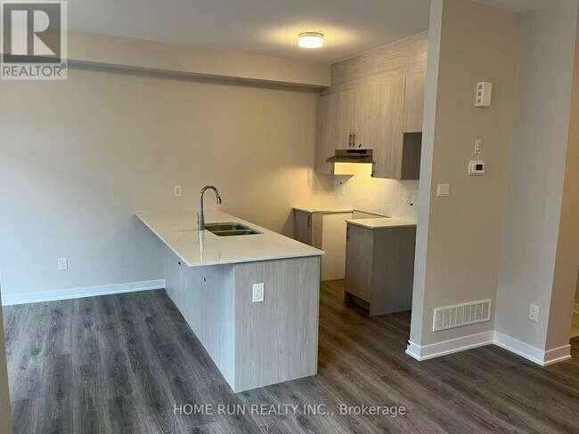 Building Photo - 379 Les Emmerson Dr