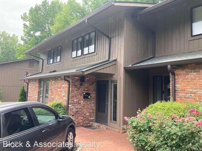 Building Photo - 2 br, 2.5 bath House - 1002 Oak Tree Drive...
