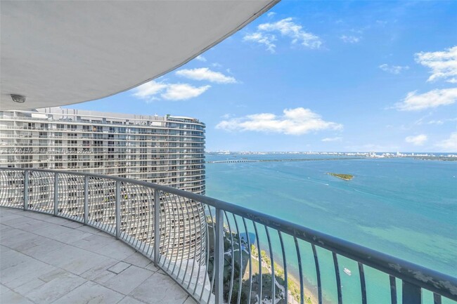 Foto del edificio - 1750 N Bayshore Dr