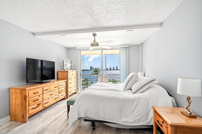 Foto del edificio - 105 Paradise Harbour Blvd