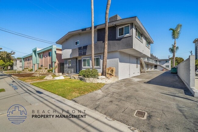 Building Photo - Linda Apartments