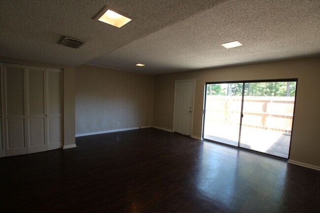 Building Photo - Delmar Dr. 2522/2524