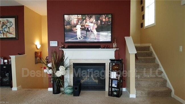 Building Photo - 33 Miles Cary Mews