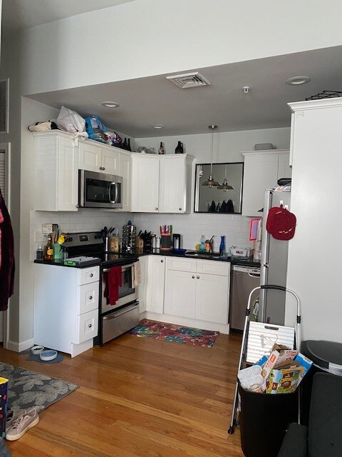Primary Photo - 662 Saratoga St