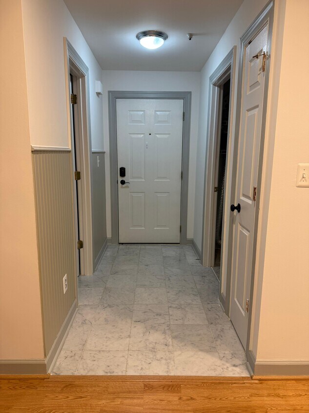 Foto principal - 12221 Fairfield House Dr