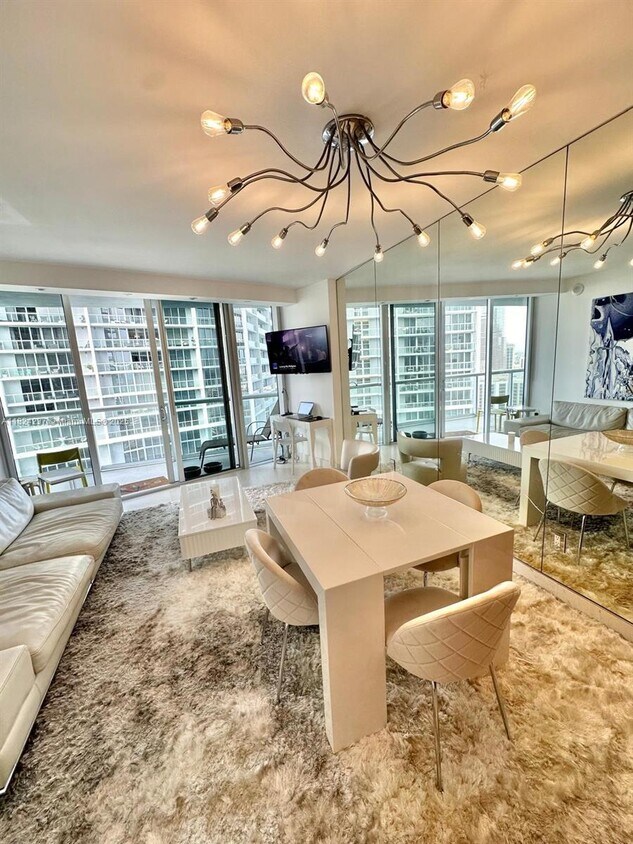 Primary Photo - 495 Brickell Ave