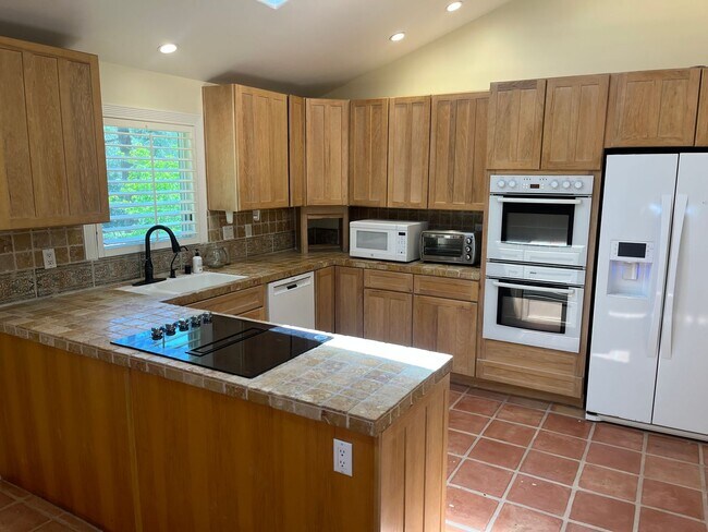 Foto del edificio - NEW YEAR NEW HOME! Amazing North Bay Oasis in coveted area of East Santa Rosa w/outdoor pool and ...