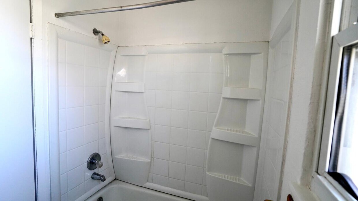 Foto principal - 616 E 34th St