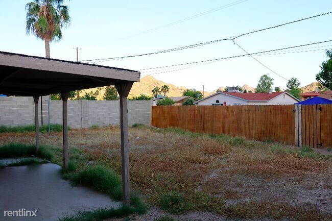 Foto del edificio - 2 br, 1 bath House - 1223 E Becker Ln