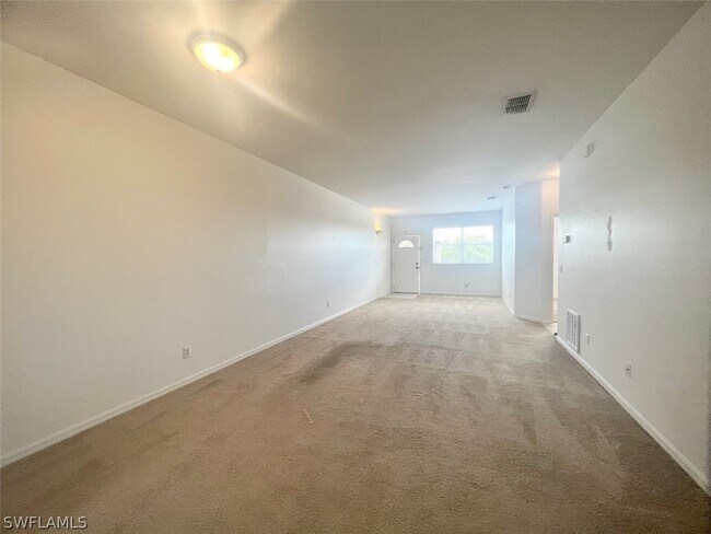 Foto del edificio - 5612 Rose Garden Rd