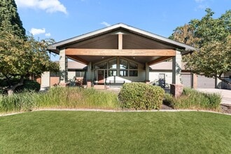 Building Photo - 3736 N Mountain View Dr