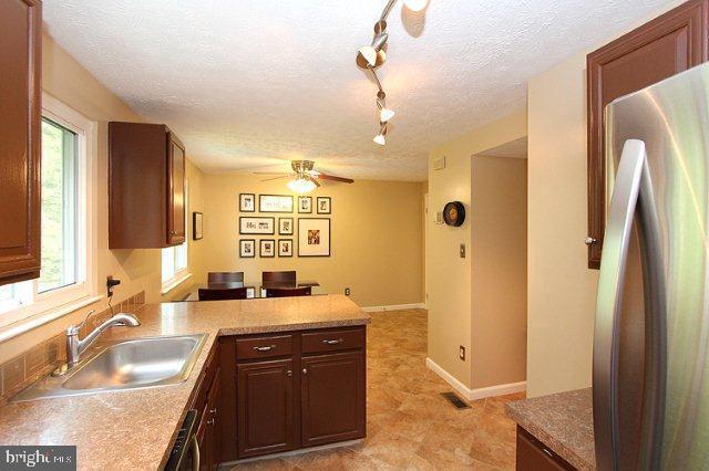Foto del edificio - 2800 Prince Albert Ct
