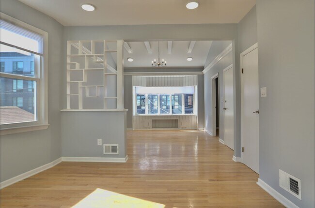 Building Photo - 146 Clarke Ave