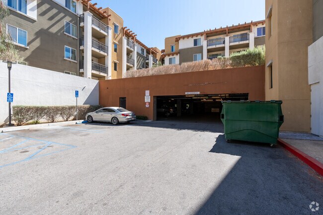 Aparcamiento - Wright Brothers Court