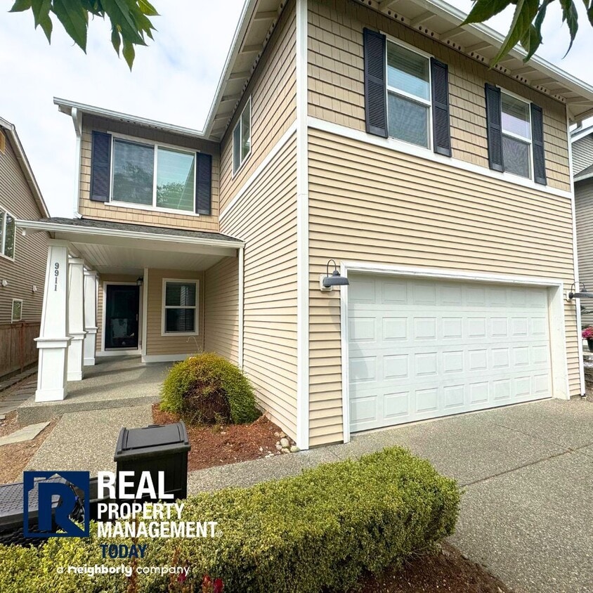 Primary Photo - 3 Bedroom + Office Near Amenities!