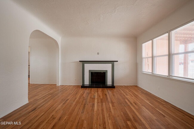 Building Photo - 819 Ellis St