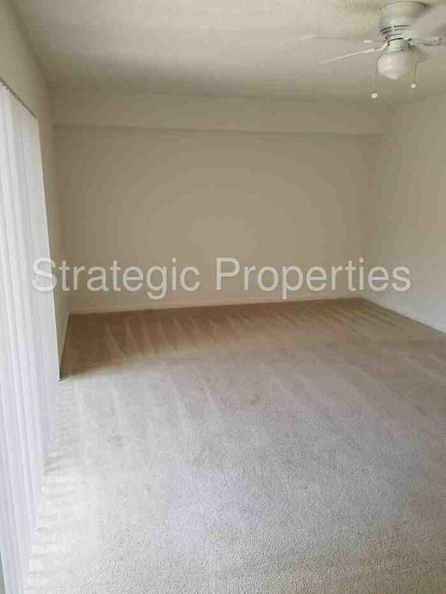 Foto del edificio - 839 Blue Ridge Cir