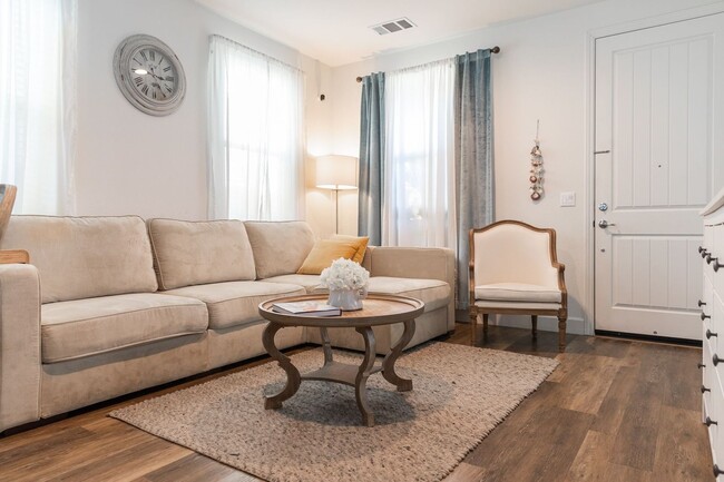 Building Photo - Newer 3 Bed, 2.5 Bath Sea Haven Home for L...