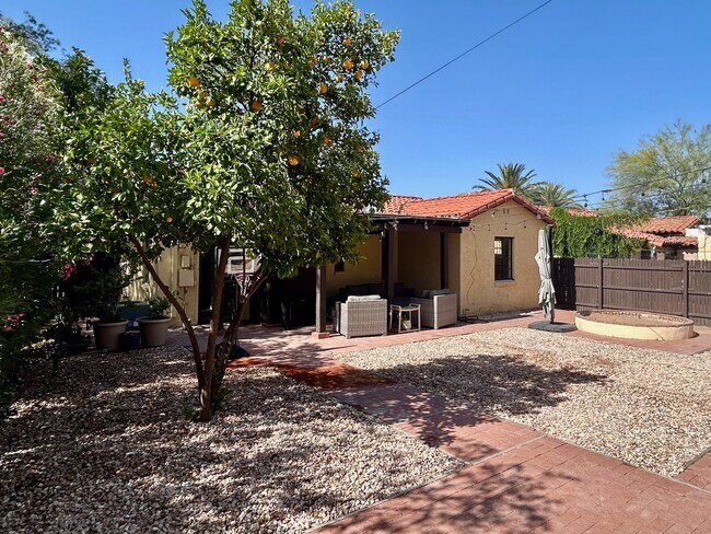 Foto del edificio - 2127 E 6th St