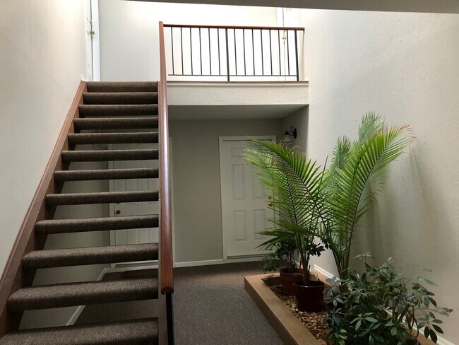 Building Photo - 530 River Front Cir