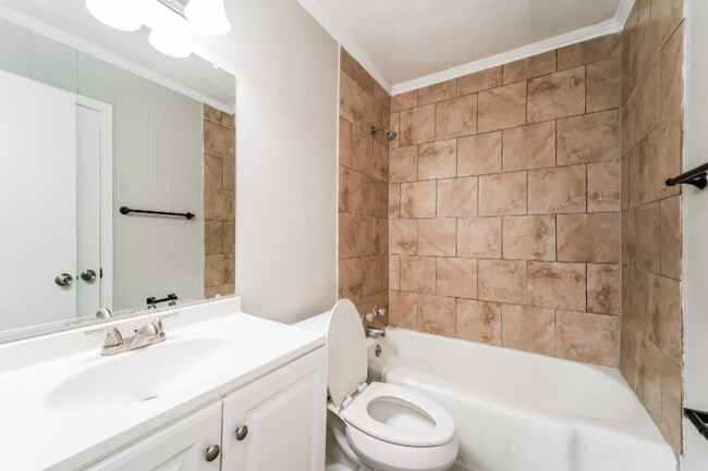 Foto del edificio - 2658 Brookwood Dr