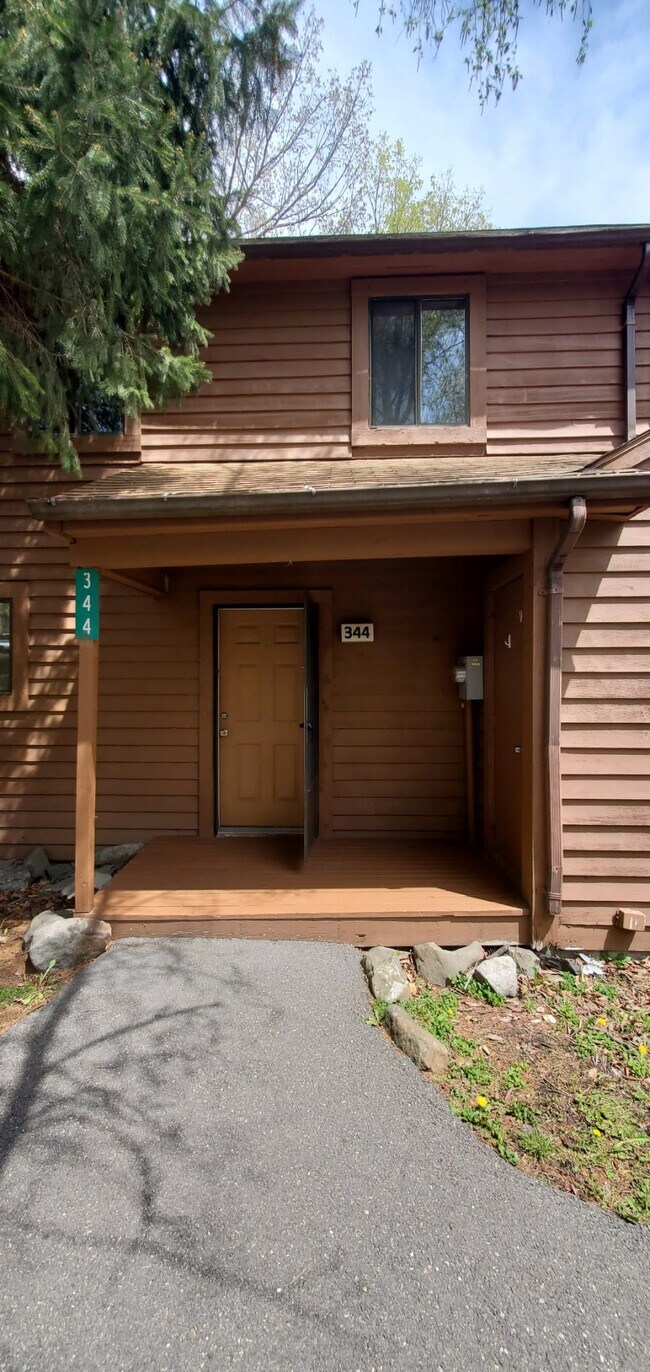 Foto del edificio - 344 Crewe Ct