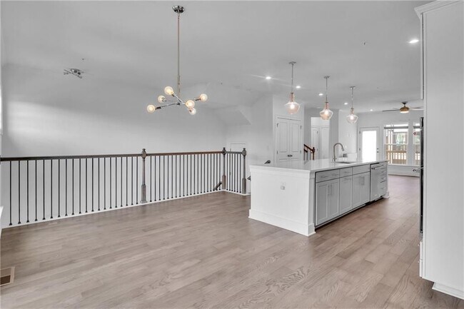 Foto del edificio - 545 Whitlox Rd NW