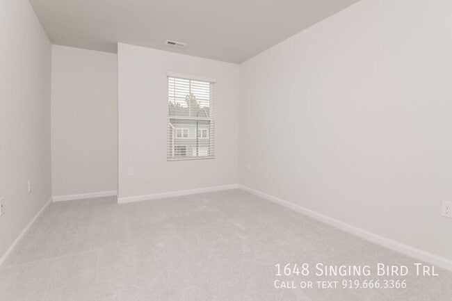 Foto del edificio - 1648 Singing Bird Trl