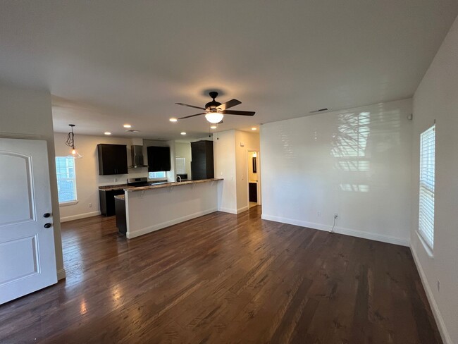 Foto del edificio - 3 Bed / 2 Bath | North Oak Park Home Avail...