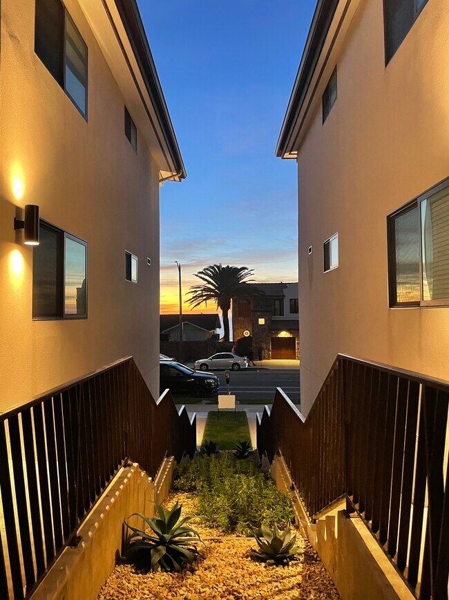 Building Photo - 806 Esplanade