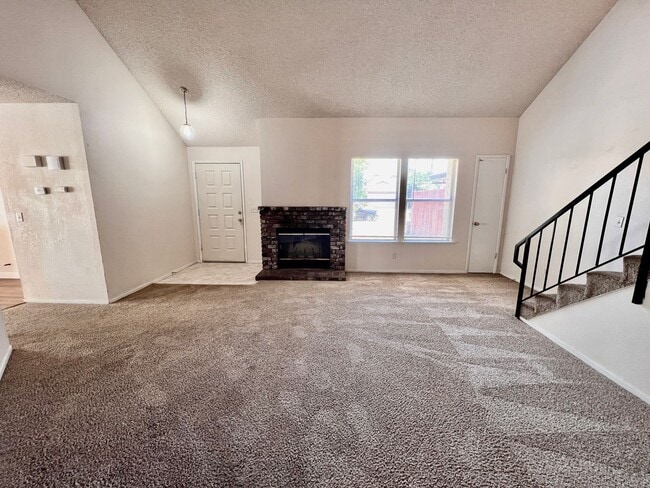 Building Photo - $2,050 Princeton & Brawley, 3 Bed - N Dewe...