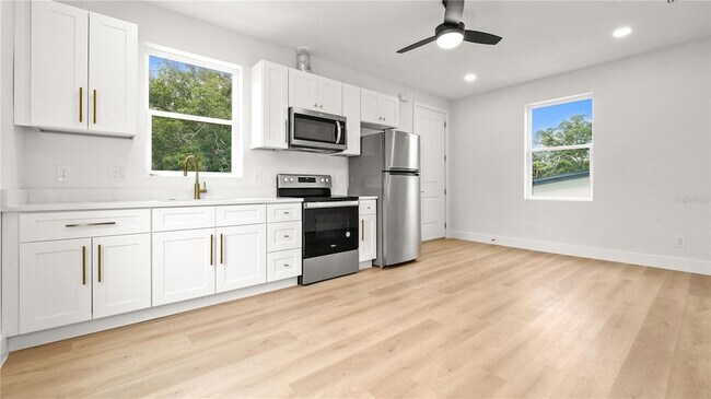 Foto del edificio - 2730 37th Ave N