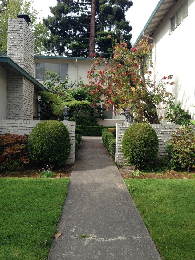 Primary Photo - 848 Blair Ave