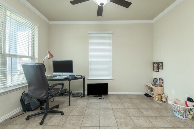 Building Photo - 2469 Millbrook Loop