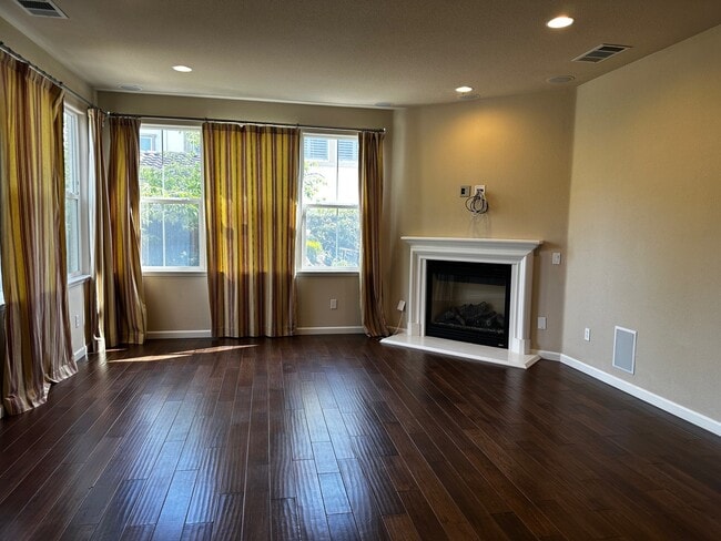 Photo - 133 Paddington Ct House