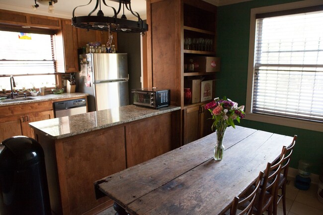 Photo - 2 Bed/ 1 Bath Cottage in East Nashville, Walking Distance to Riverside Village, Fenced Yard House