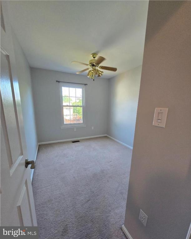 Foto del edificio - 13672 Water Springs Ct