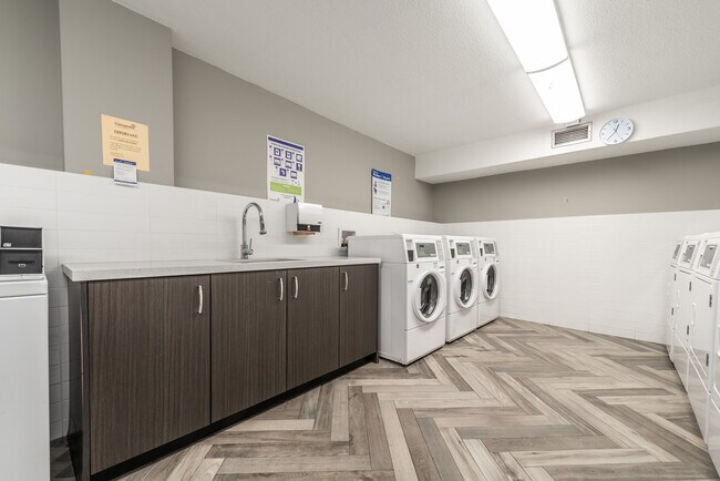 Photo du bâtiment - Sierra Estate