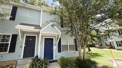 Building Photo - 2173 Timberwood Cir S
